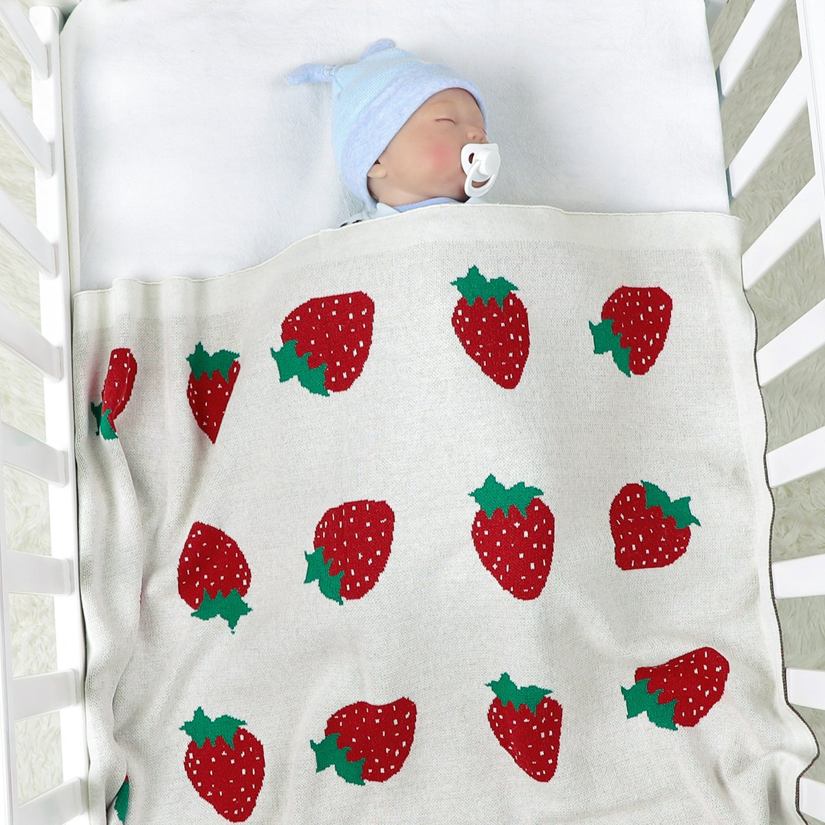 Infant Knitted Pure Cotton Cute Strawberry Jacquard Baby Blanket Wholesale Baby