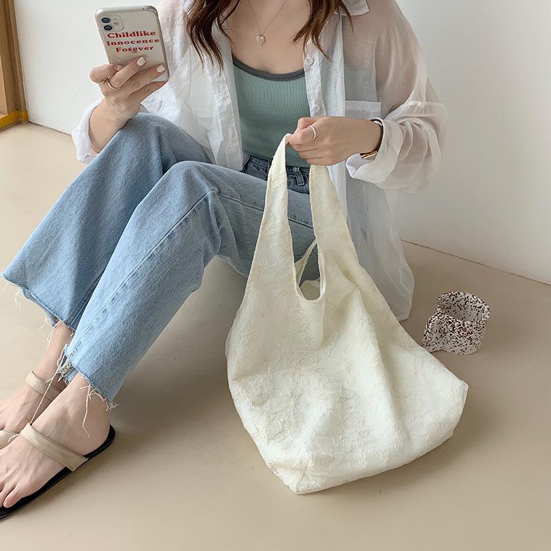 MOQ 3PCS Three-dimensional embroidered lace canvas bag wholesale