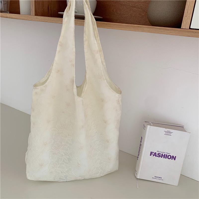 MOQ 3PCS Three-dimensional embroidered lace canvas bag wholesale