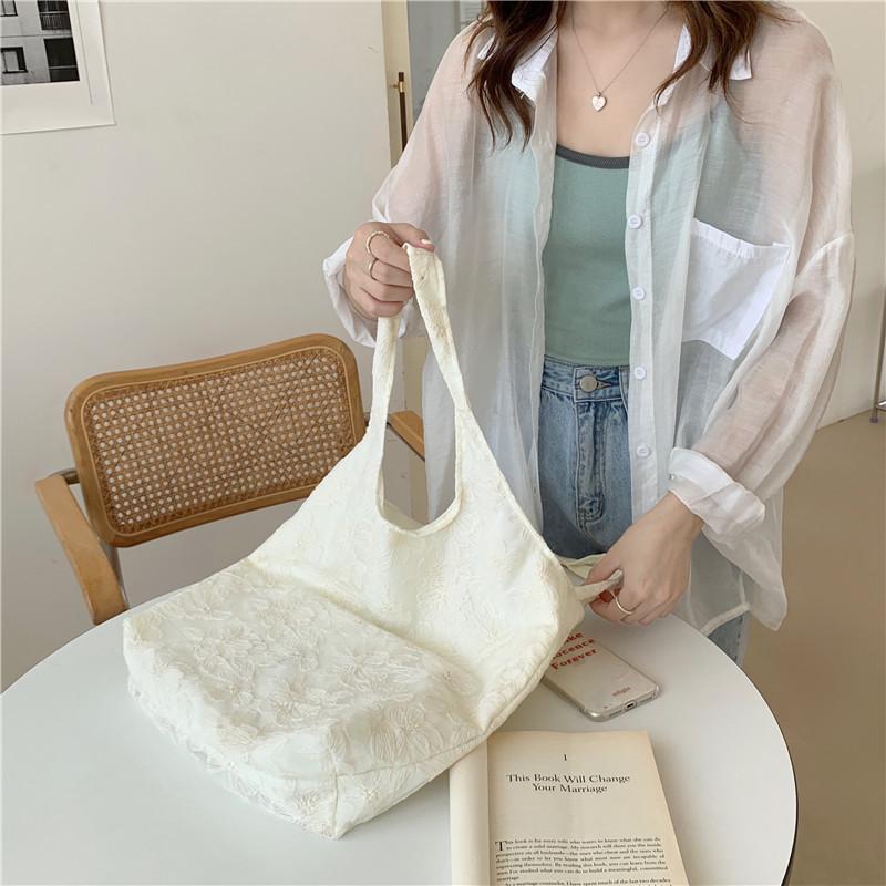 MOQ 3PCS Three-dimensional embroidered lace canvas bag wholesale