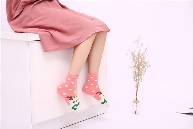 MOQ 10 pairs/2groups Christmas Heart Print Crew Socks Wholesale