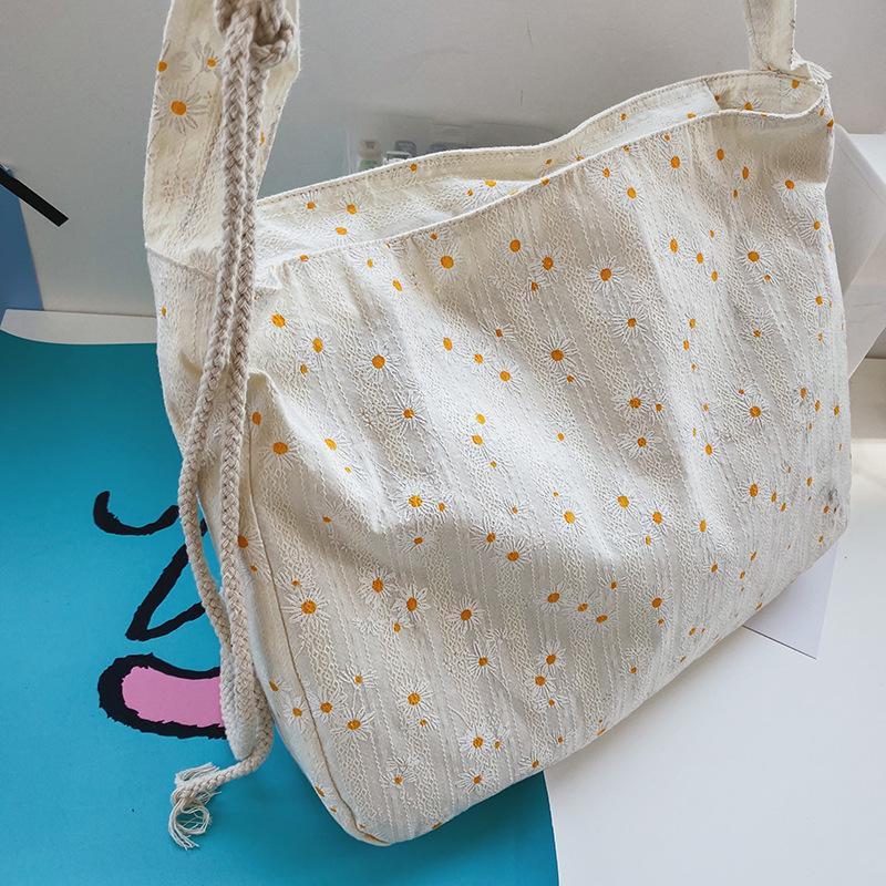 MOQ 3PCS Daisy Embroidered Shoulder Bag Wholesale